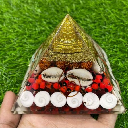 Laxmi crystal pyramid (1 KG)