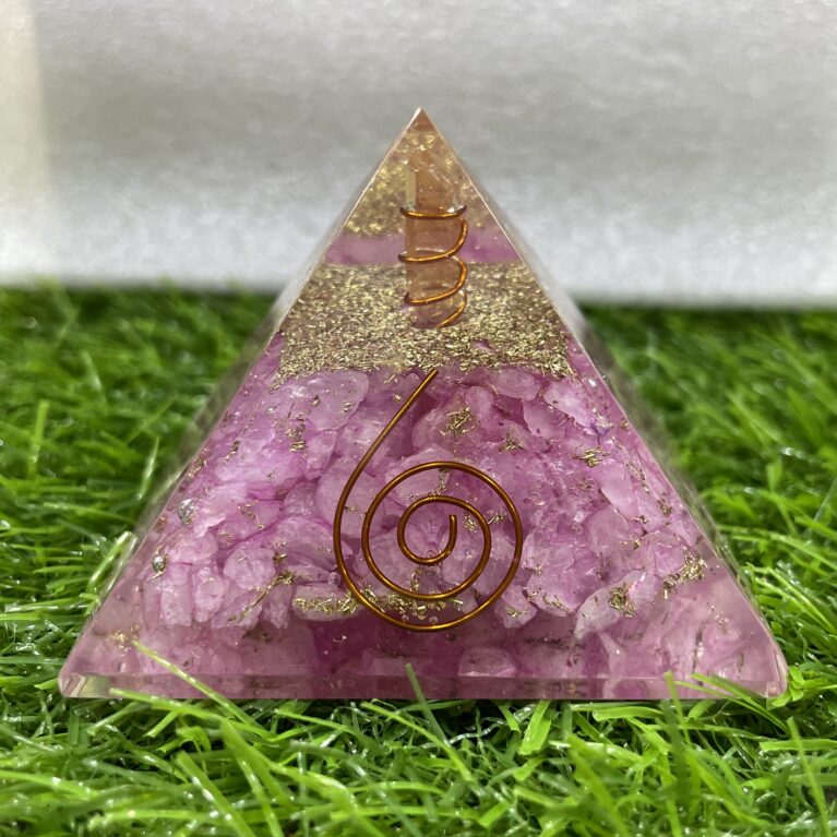 Rose Quartz crystal Pyramid (1 KG)