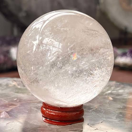 Clear Quartz Sphere  (approx weight 140 to 150)(1 KG)